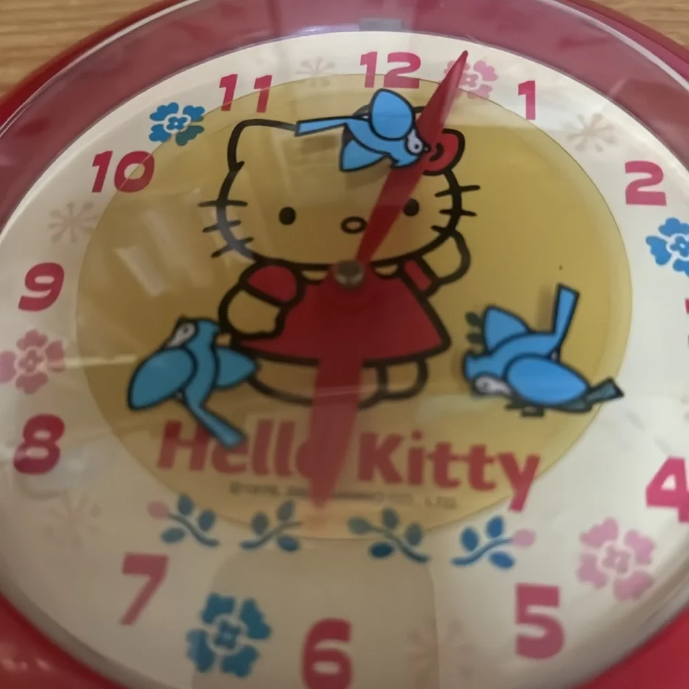 🎉HP🎉Vintage 2001 Hello Kitty Battery Powered Clock